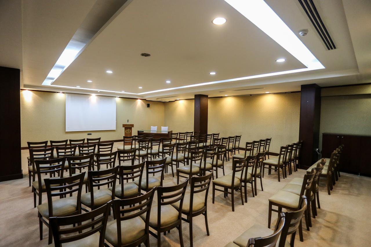 Sivas Bueyuek Hotel Exterior photo